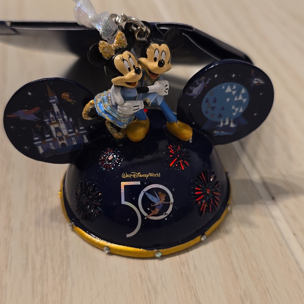 NWT WALT DISNEY WORLD 50TH ANNIVERSARY MICKEY & MINNIE LIGHT UP EAR ORNAMENT - Picture 5 of 7